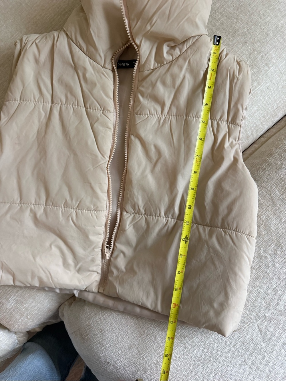 Cropped Puffer Vest - Cream Colored - Picture 7 of 8